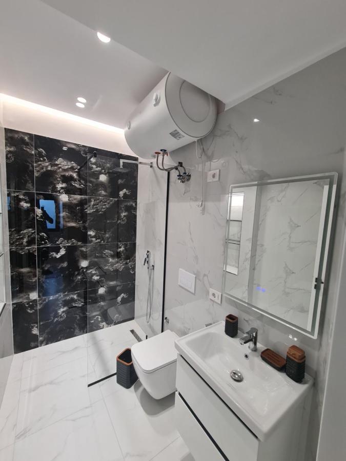 Am Luxury Apartment Tirana Extérieur photo