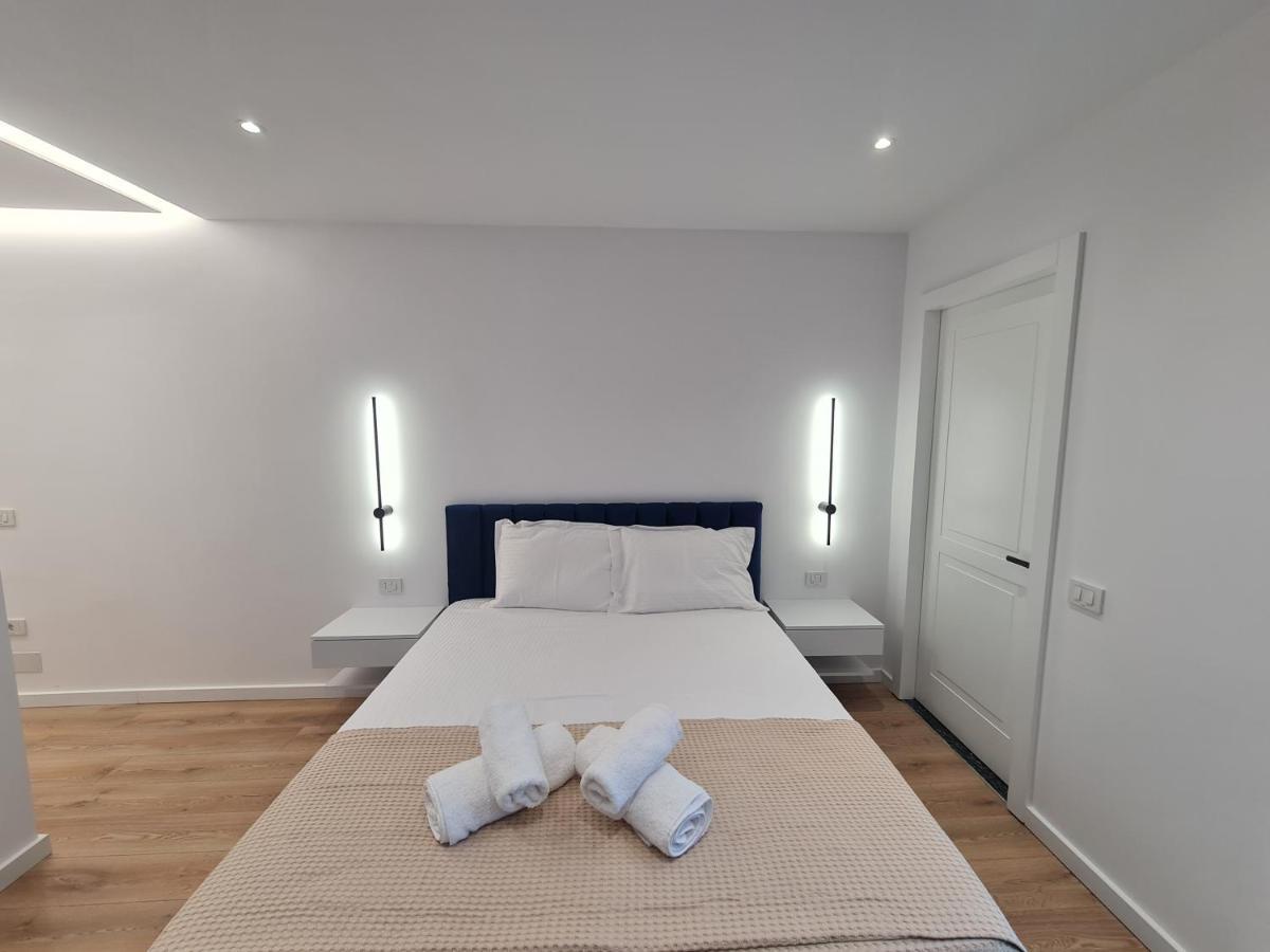 Am Luxury Apartment Tirana Extérieur photo